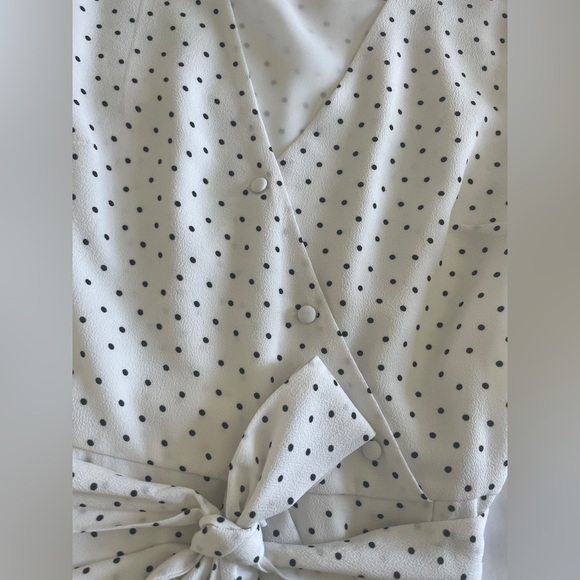 Long sleeve Poka Dot v-neck dress - Picture 7 of 12